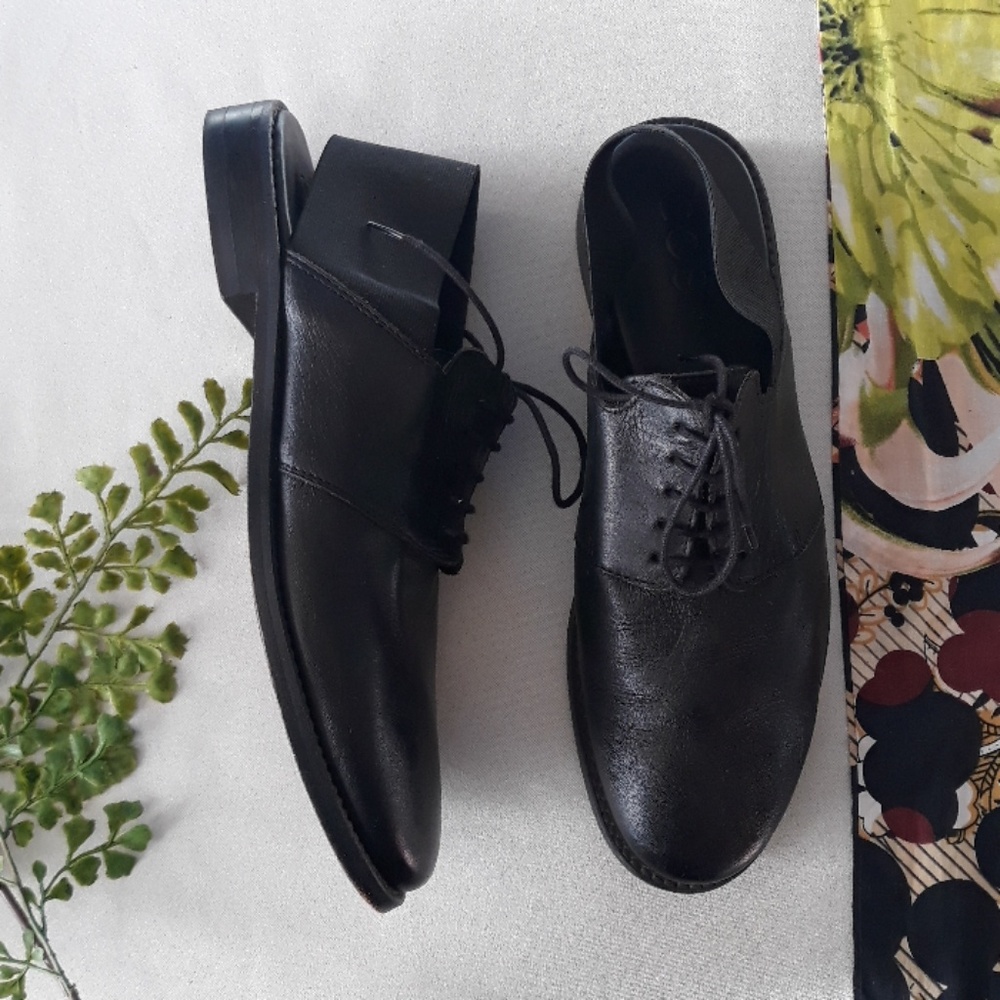 COS SHOE